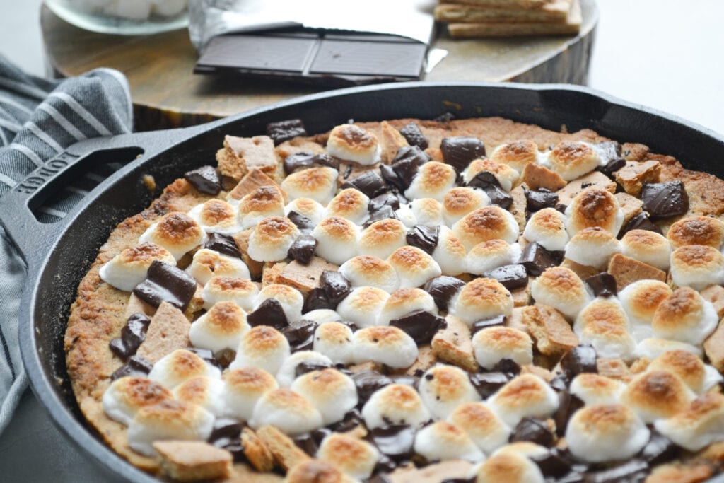 S'mores skillet cookie