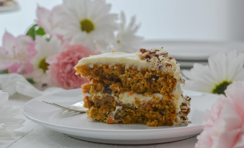 carrot cake with coconut
